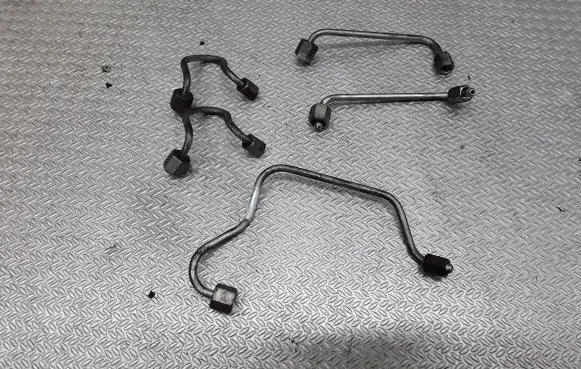 Hyundai i30 Fuel injector supply line/pipe 