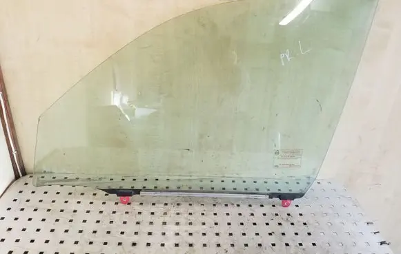 Toyota RAV 4 (XA20) Front door window glass four-door E643R00014