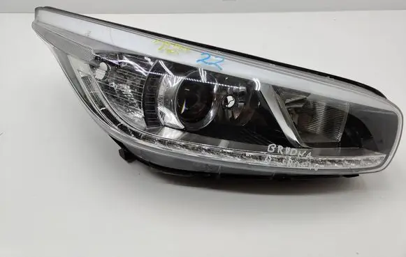 KIA Ceed Headlight/headlamp 92102A2220