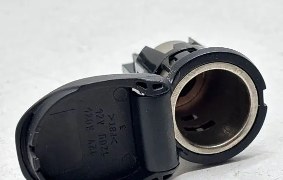Nissan Navara D23 Cigarette lighter 