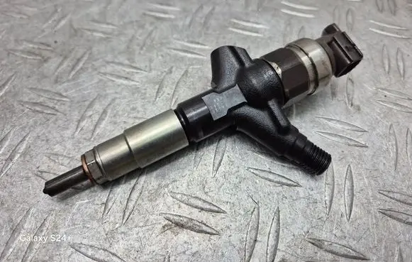 Subaru Forester SH Fuel injector 16613AA020