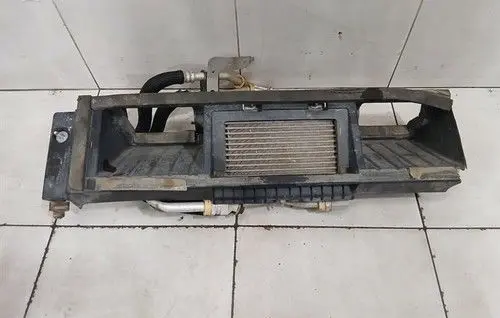 Dodge RAM 1500 DS Engine oil radiator 68443571AA