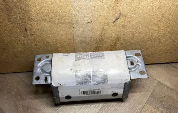 BMW 1 E81 E87 Passenger airbag 39698286006B 39698286006