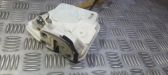 Mazda 6 Front door lock H77H79L2 H77-H79-L2