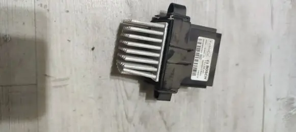 Ford Mondeo MK V Heater blower fan relay DG9H19E624AA F011500104 S074MXZW3