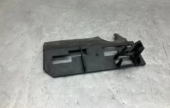 BMW 7 F01 F02 F03 F04 Radiator mount bracket 7613139