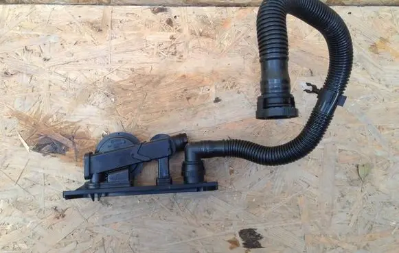 Volkswagen Scirocco Breather/breather pipe/hose 06F129101N