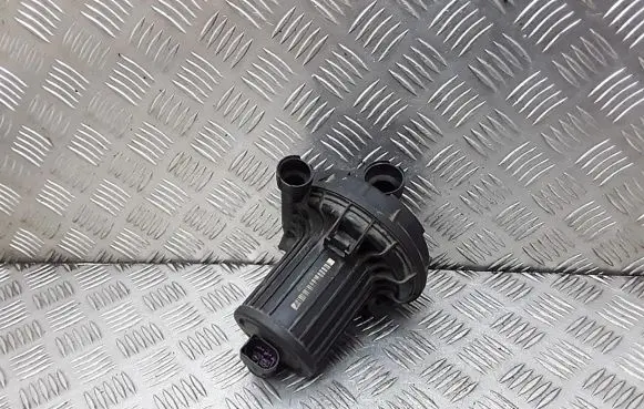 Volkswagen Golf IV Secondary air pump 72273803