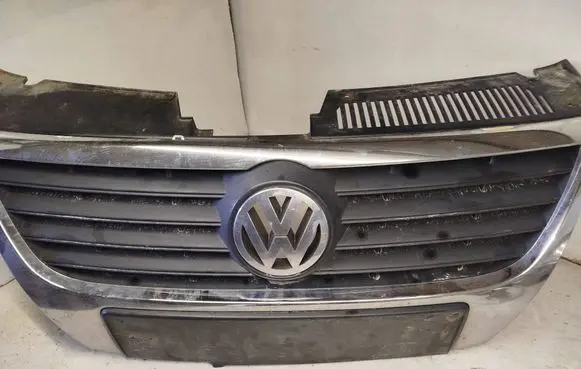 Volkswagen PASSAT B6 Front bumper upper radiator grill 3C0853651B 3C0853651
