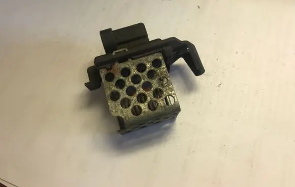 Opel Zafira A Coolant fan relay 3134503089