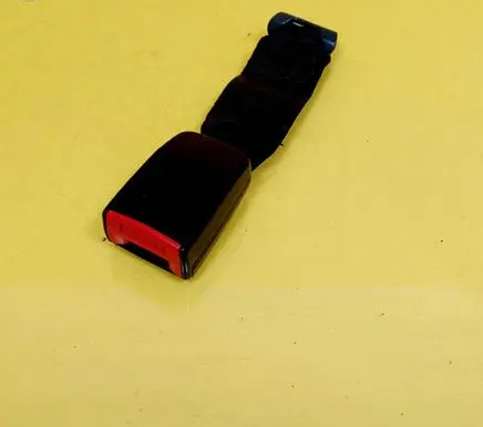 Peugeot 106 Rear seatbelt buckle 
