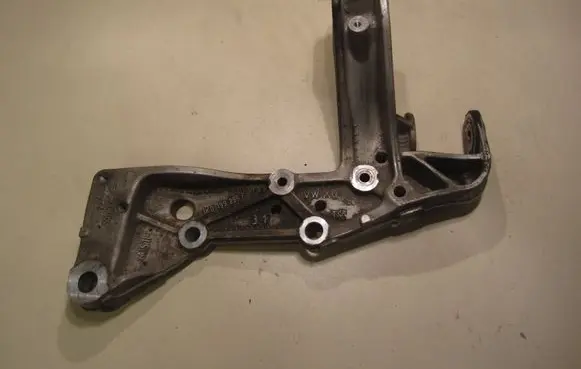 Volkswagen Golf V Front lower control arm/wishbone 1K0199295F