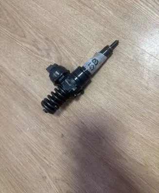 Audi A4 S4 B6 8E 8H Fuel injector 0414720216 038130073BA
