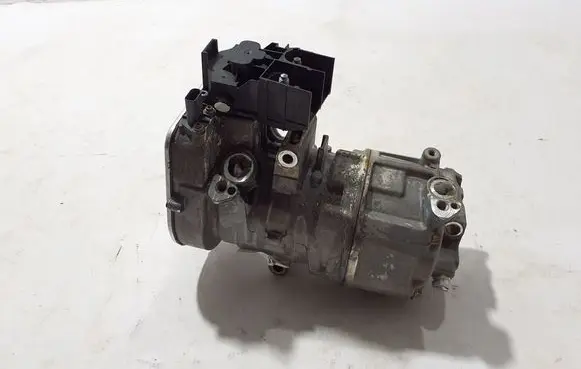 Mercedes-Benz E W214 Air conditioning (A/C) compressor (pump) A0008308004