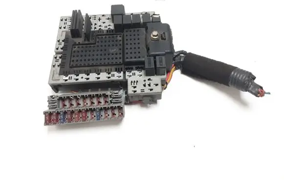 Volvo S60 Fuse module 8651547