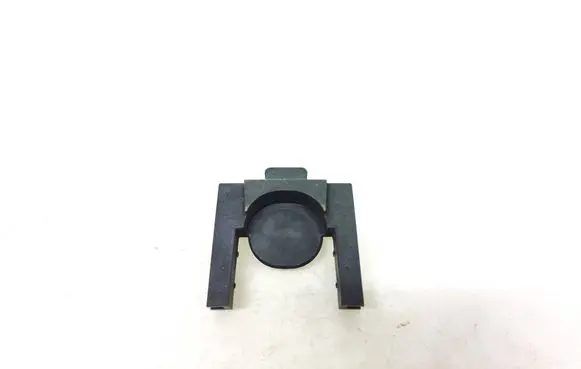 Radiator mount bracket