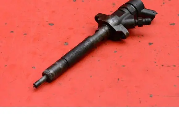 Ford Focus C-MAX Fuel injector 0445110259