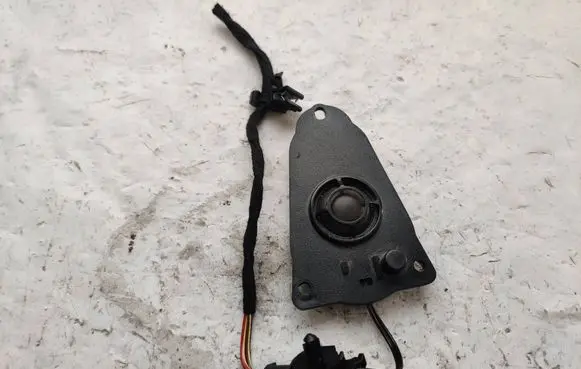 Volkswagen Transporter - Caravelle T5 Front door high frequency speaker 7E0035411C
