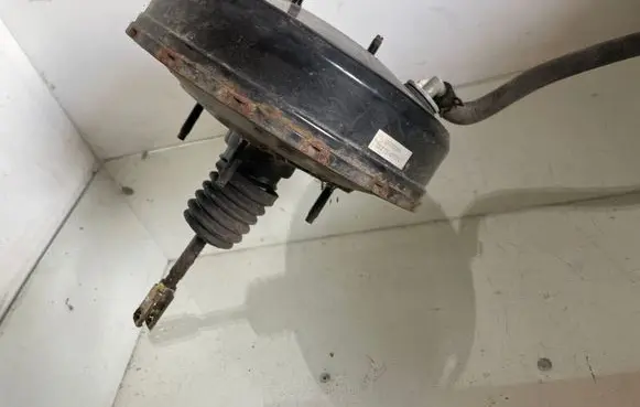 Toyota Avensis Verso Brake booster 13101011230 1K00835