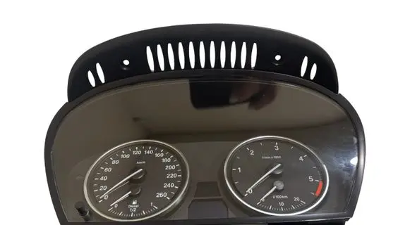 BMW 5 E60 E61 Speedometer (instrument cluster) 62119177261 110080213 213938001014