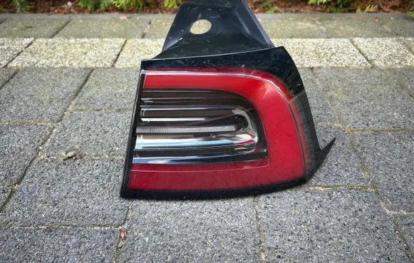 Tesla Model 3 Rear/tail lights 1502087-00-D