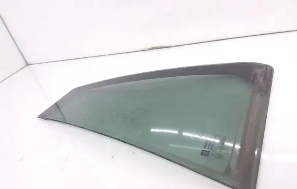 Opel Vectra C Rear vent window glass AS3