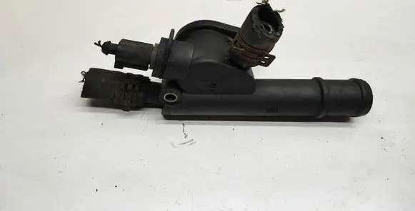Volkswagen Golf V Engine coolant pipe/hose 038121132D