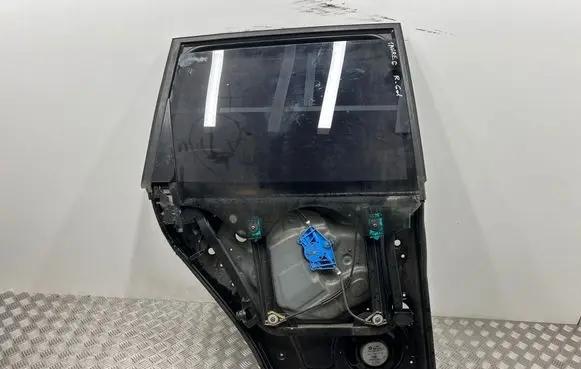 Volkswagen Touareg I Front door electric window regulator 