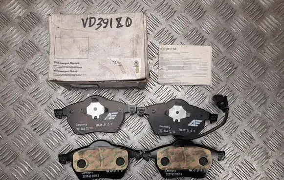 Volkswagen Sharan Brake pads (rear) 7M3698151
