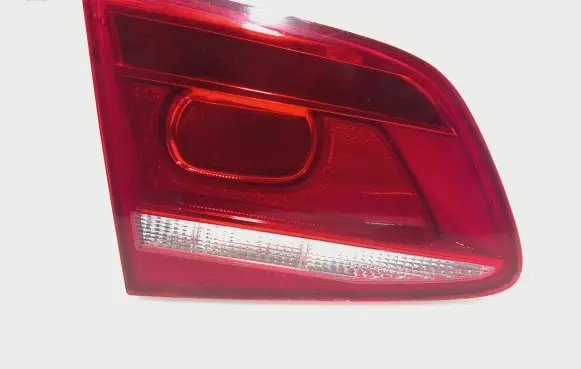 Volkswagen PASSAT B7 Tailgate rear/tail lights 3AE945093K 90004890