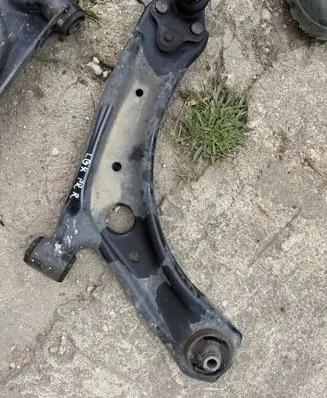 Lexus LBX Front lower control arm/wishbone CSAS