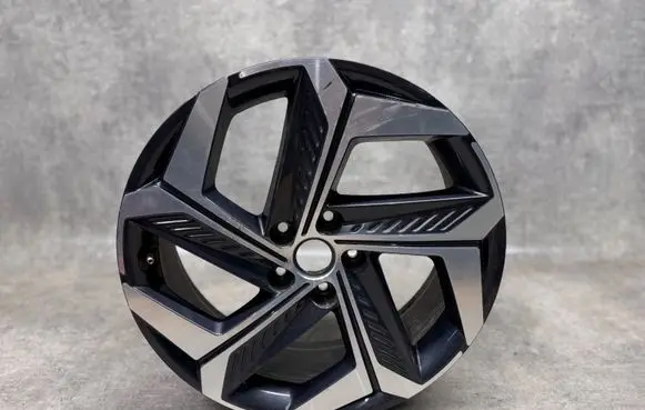 Hyundai Tucson IV NX4 R19 alloy rim 
