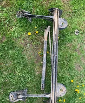 Volkswagen Jetta VI Rear axle beam 