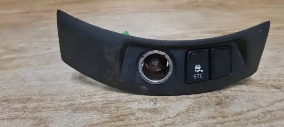 Volvo V50 ESP (stability program) switch 8685380