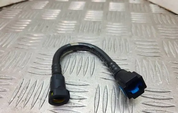 Peugeot 208 I Fuel line pipe X215114 25815