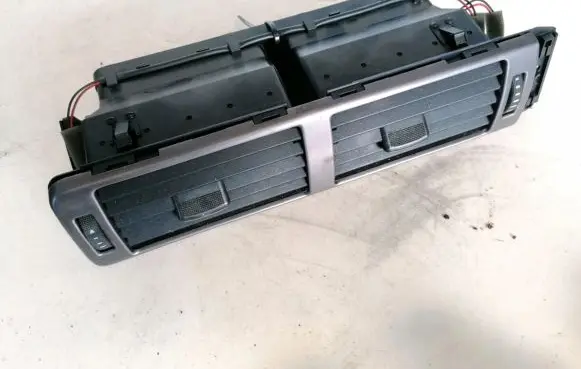 Dash center air vent grill