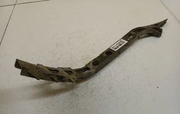 Opel Meriva A Rear bumper mounting bracket 93330081
