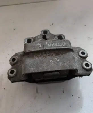 Volkswagen Jetta V Engine mount bracket 1k0199555t