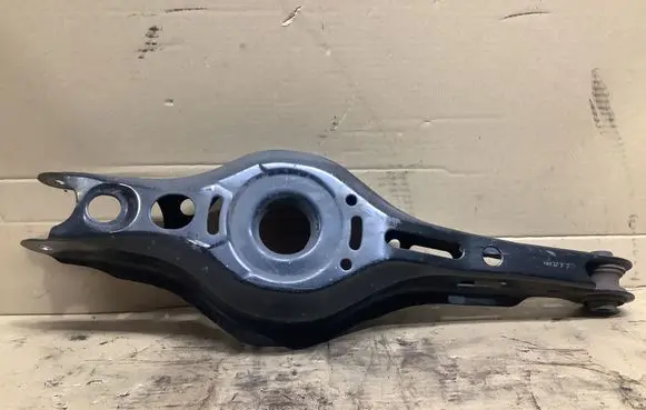 Rear upper control arm/wishbone