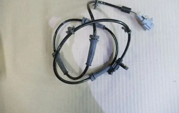 Nissan Qashqai J12 ABS wheel speed sensor 6PU012806731