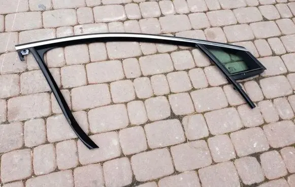 Opel Astra K Front triangle window/glass 