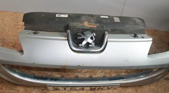 Peugeot 407 Front bumper
