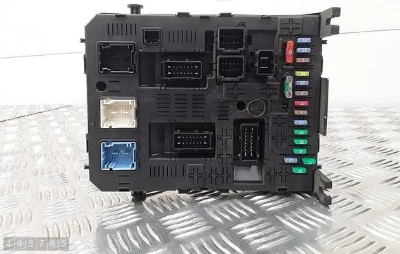 Citroen Berlingo Fuse module 281164872
