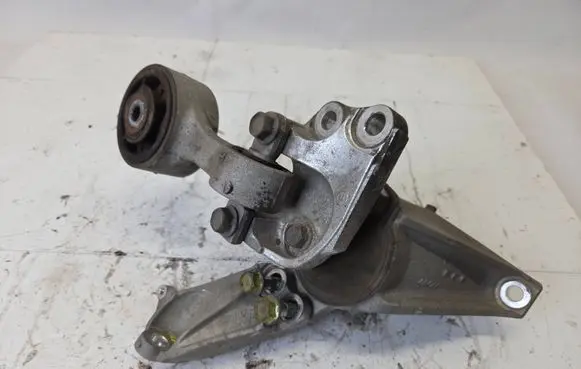 Honda Civic Engine mount vacuum valve 
