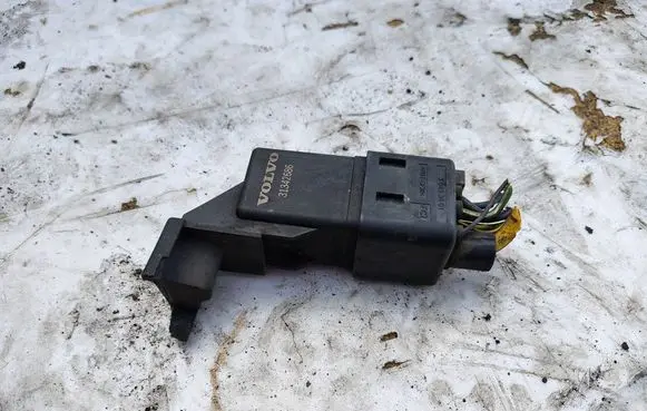 Volvo V40 Glow plug pre-heat relay 