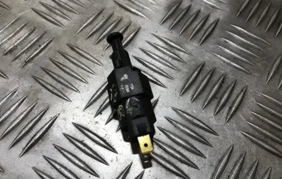 Opel Astra F Brake pedal sensor switch 90504499