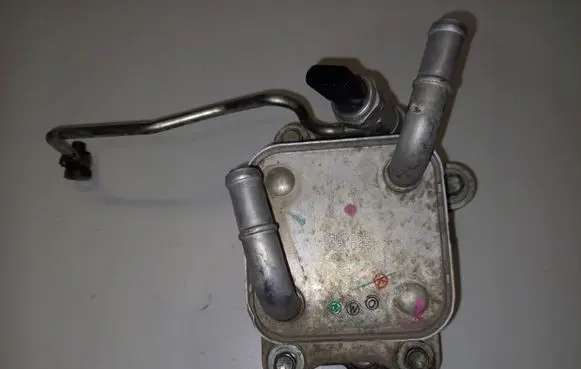 Mitsubishi L200 Engine oil radiator 
