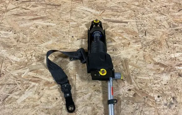 Volvo V50 Front seatbelt 6090888