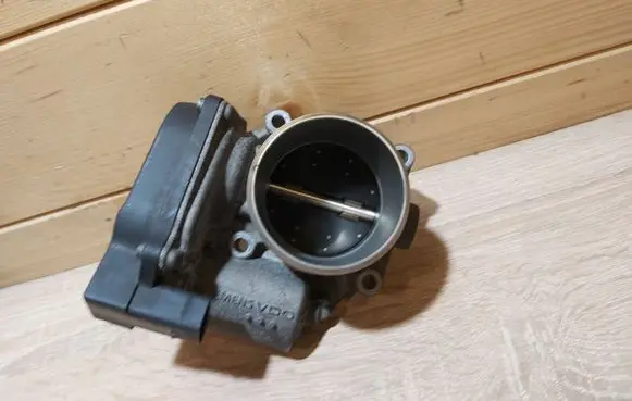 Audi A4 S4 B7 8E 8H Throttle valve 06F133062G