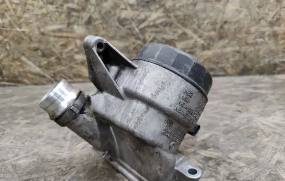 BMW X5M E70 Oil filter mounting bracket 751638317 7570085